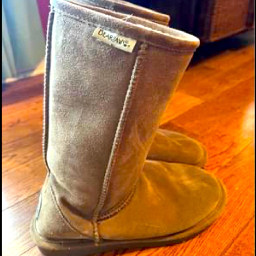 Women’s Brown BearPaw Boots Size 7